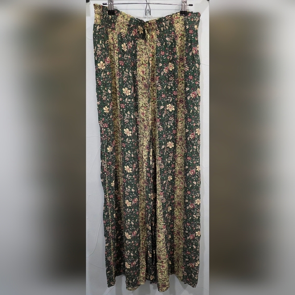 Easel Green Floral Wide-Leg Pants - Picture 2 of 6